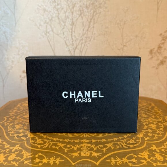 Authentic Chanel gift Box with Ribbon - Picture 7 of 8